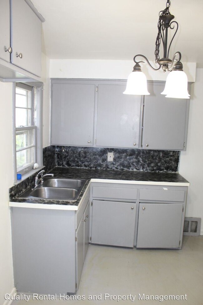 Building Photo - 3 br, 1 bath House - 972 Johnson Ave