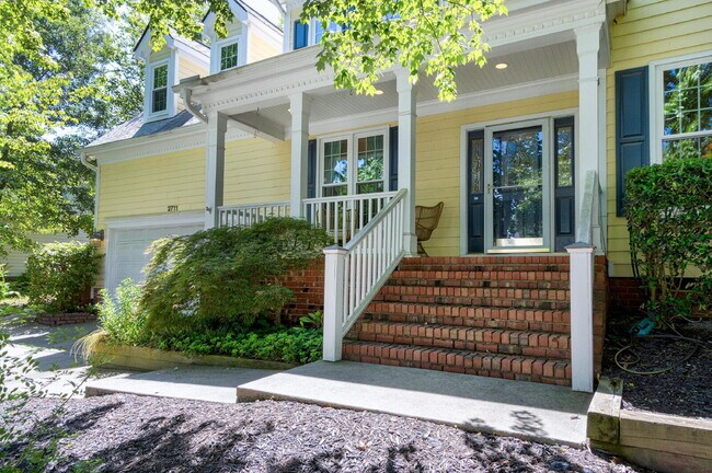 Foto del edificio - 2711 Ashland Dr