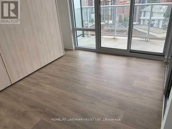 Photo du bâtiment - 18-2118 Maitland Terrace