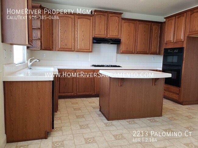 Building Photo - 2213 Palomino Ct