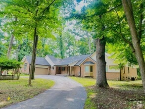 Building Photo - 28118 Forestbrook Dr