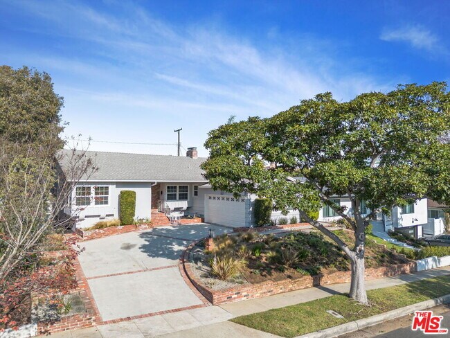 Foto del edificio - 7515 W 88th St