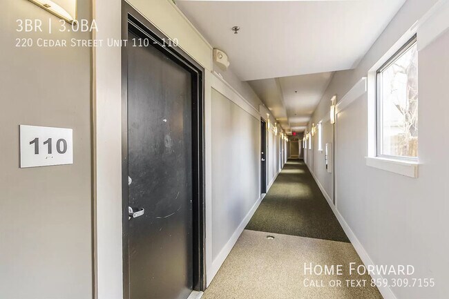 Building Photo - 220 Cedar St