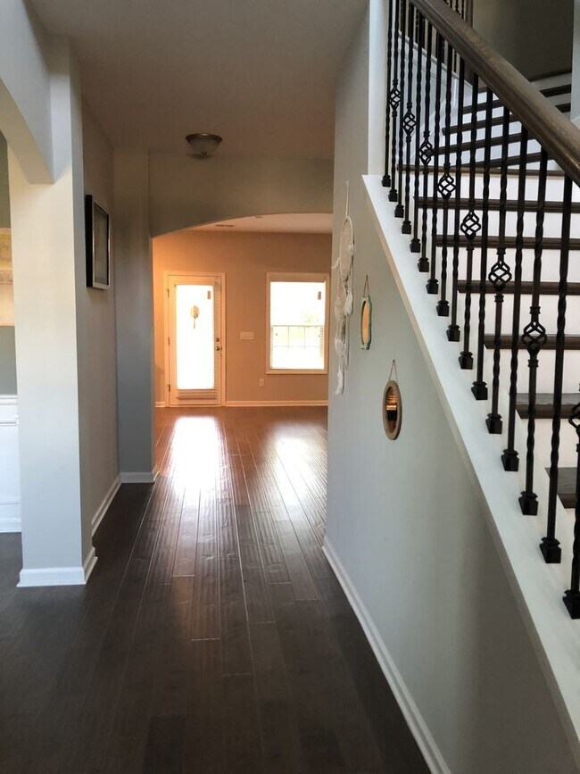 Foto del edificio - Newer Large Home for lease in West Richland