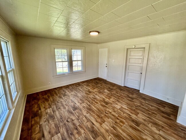 Foto del edificio - 631 W 19th