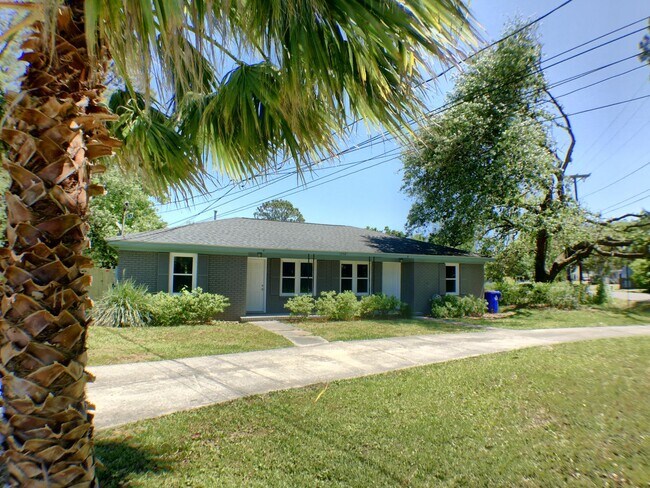 Foto del edificio - 1559 Brookbank Ave