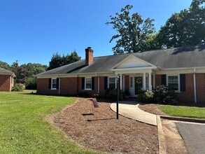 Building Photo - 2650 Grosvenor Pl
