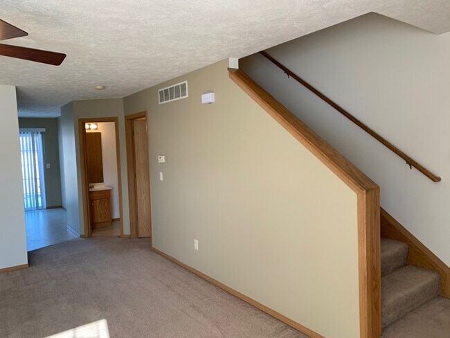 Foto del edificio - 1027 Maple Hill Rd