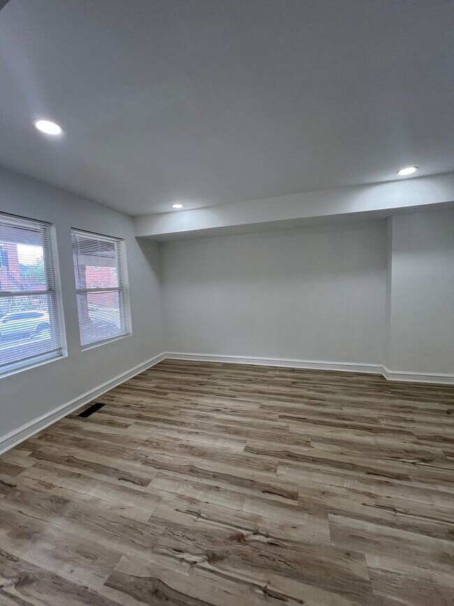 Foto del edificio - 4321 Sheldon Ave