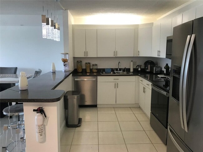 Foto del edificio - 14830 Naranja Lakes Blvd