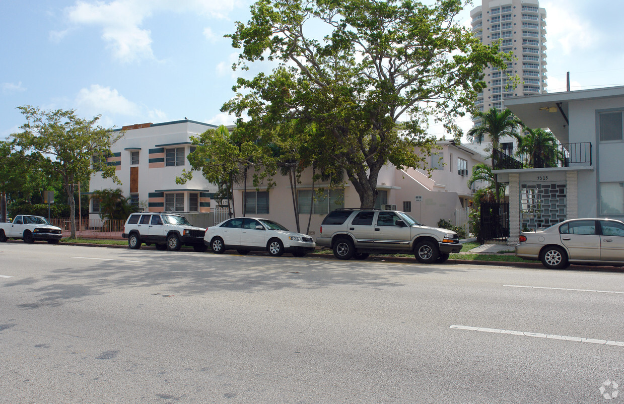 Foto del edificio - 7327 Harding Ave