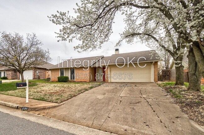 Building Photo - 2120 Shorewood Ln