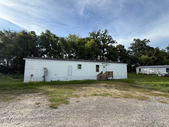 Building Photo - 3 bedroom 2 bath Trailer In Grosse Tete LA