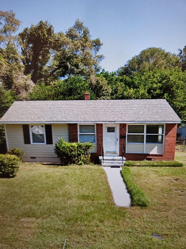 Foto principal - 3 bedroom 1 Bathroom House