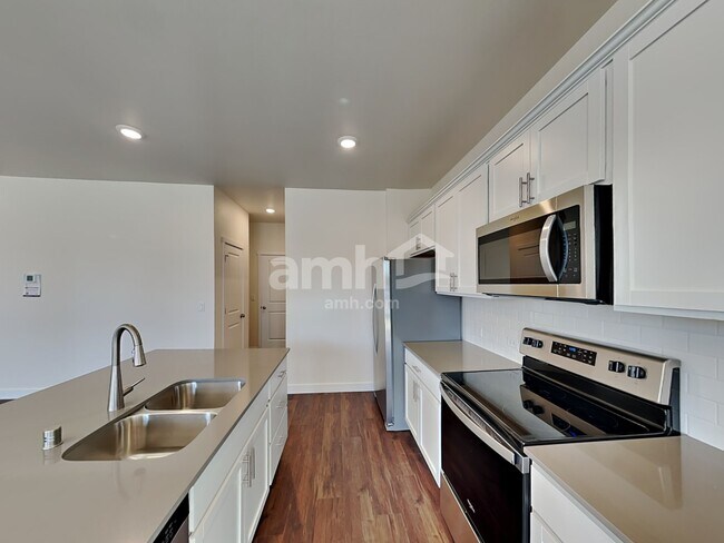 Building Photo - 4730 86th Avenue NE