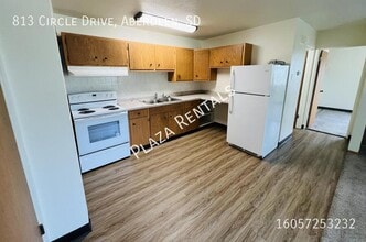 Building Photo - 2120 3rd Ave SE