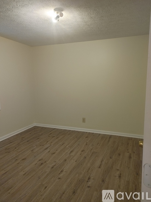 Building Photo - 464 Bussey Ave