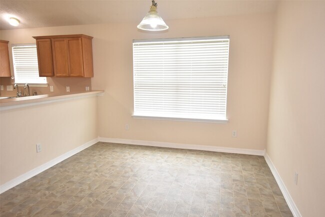 Foto del edificio - 21399 Forest Colony Dr