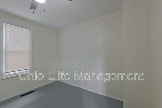 Foto del edificio - 1473 Thomas Ave