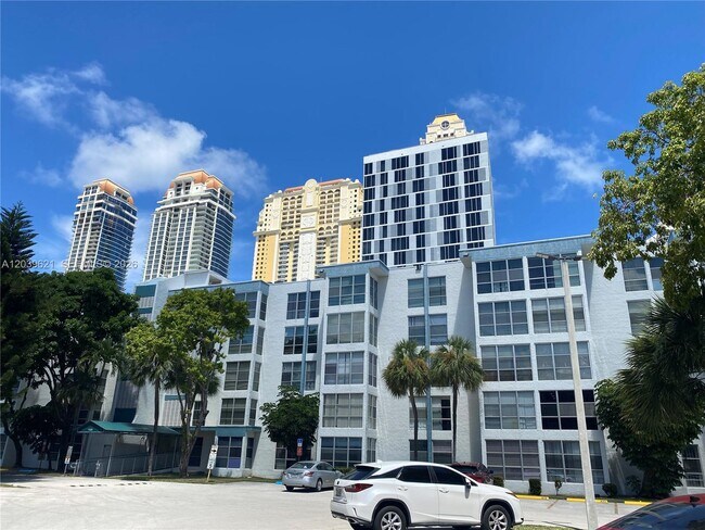 Foto del edificio - 200 177th Dr