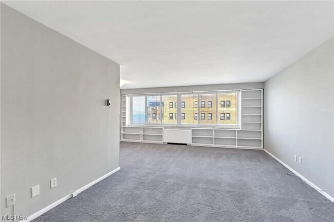 Building Photo - 12520 Edgewater Dr