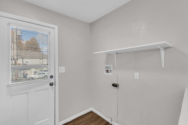 Foto del edificio - 9200 E 54th St