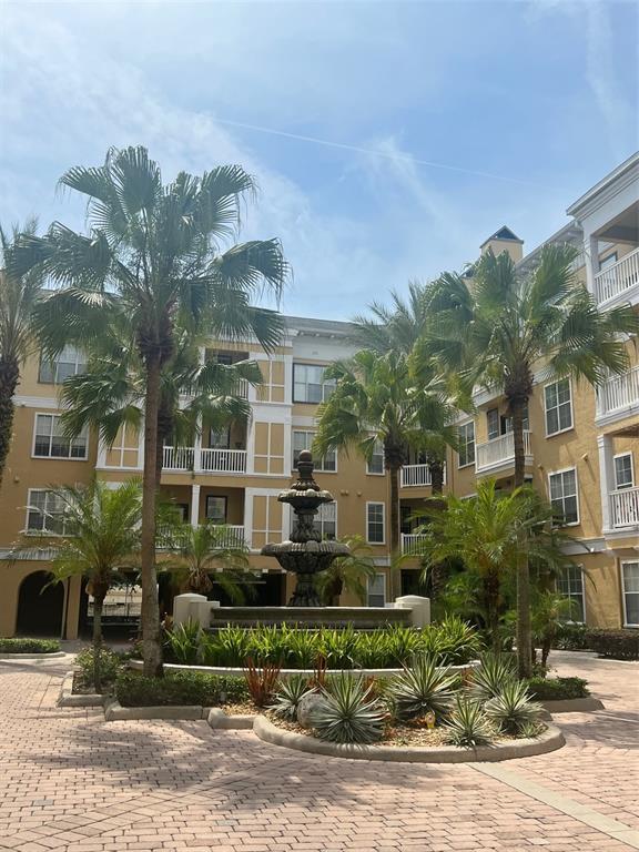 Foto principal - 860 N Orange Ave