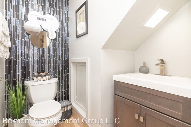 Building Photo - 2 br, 2.5 bath House - 645 Huntington Aven...