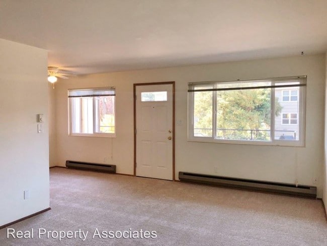 Building Photo - 1700 N 80th St