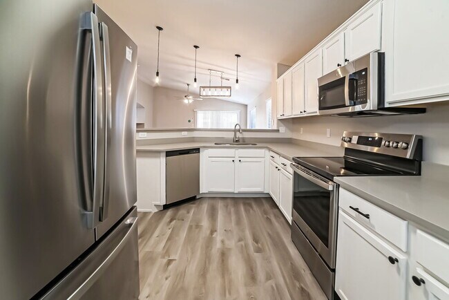 Foto del edificio - 15337 W Lundberg St