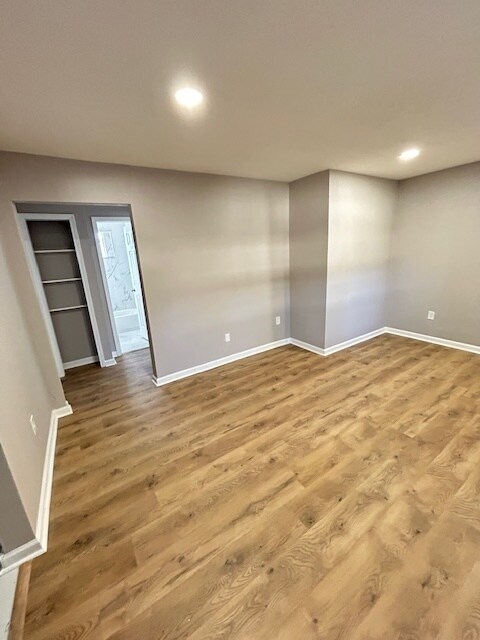 Building Photo - 325 Greenlaw Ave