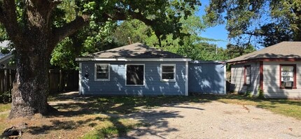 Building Photo - 5133 Annette St