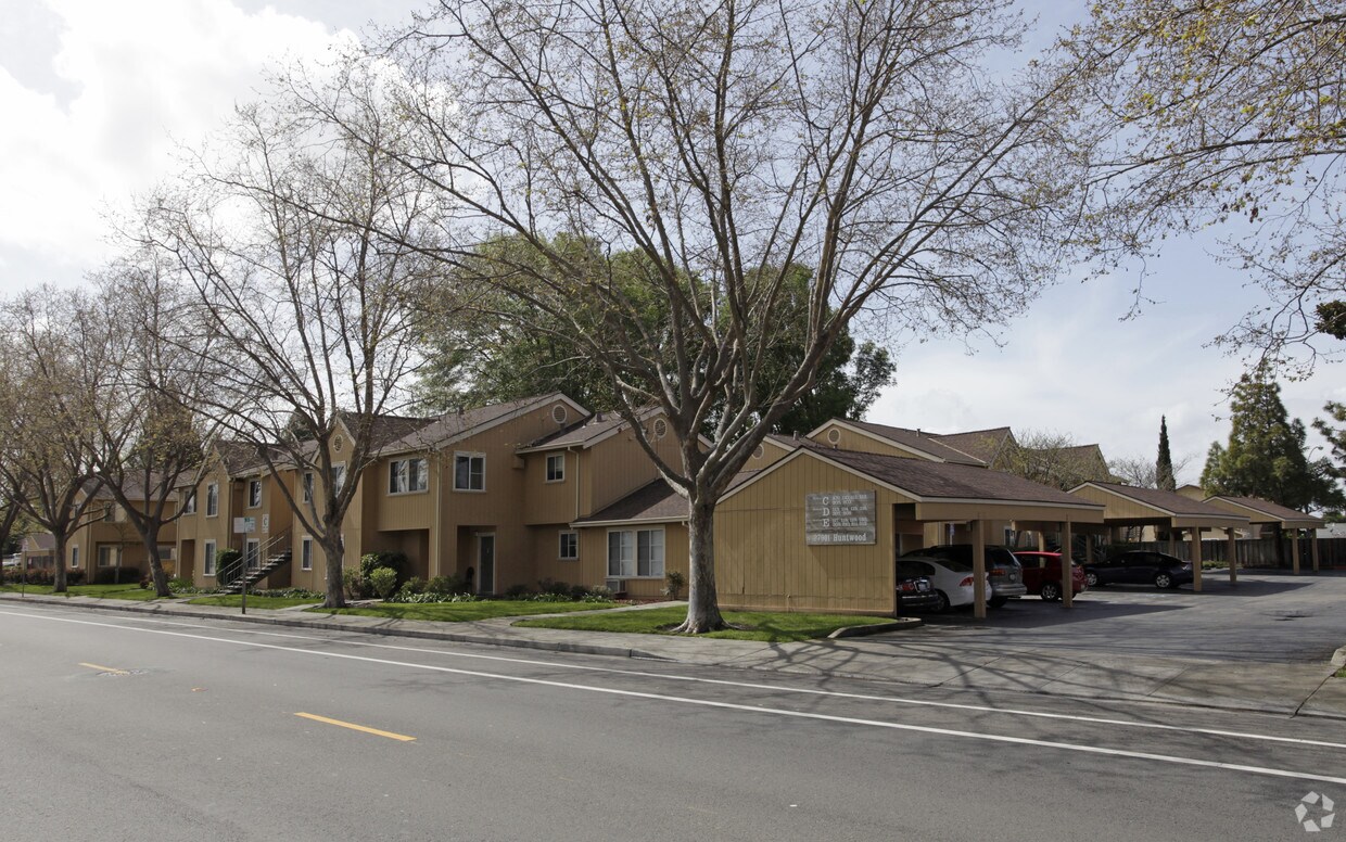 Primary Photo - Huntwood Commons