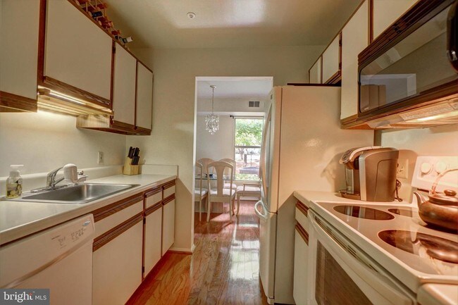 Foto del edificio - 7924 Coriander Dr