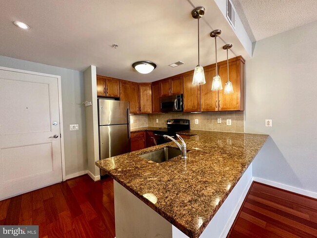 Foto del edificio - 888 N Quincy St