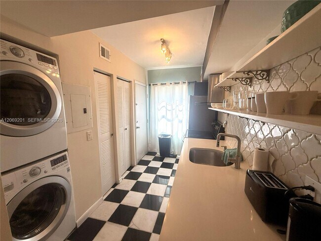 Foto del edificio - 915 8th St