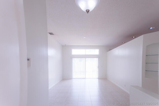 Foto del edificio - 6788 Las Colinas St
