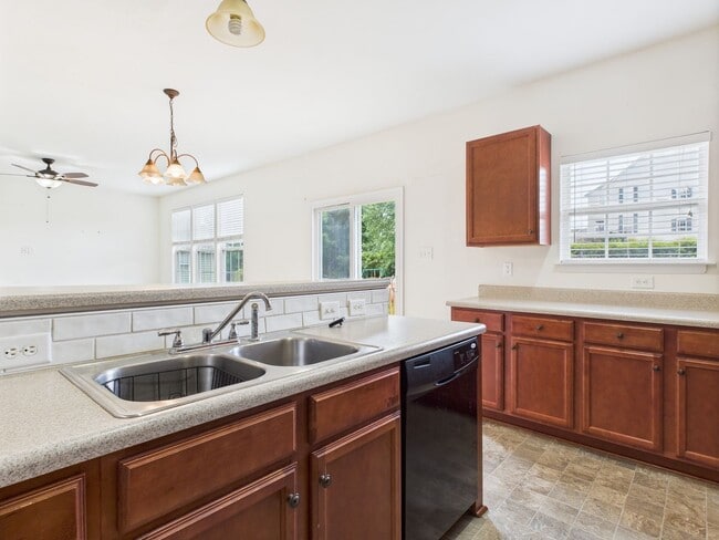 Building Photo - 9443 Rutlandshire Dr