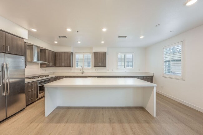 Foto del edificio - 216 Paramount