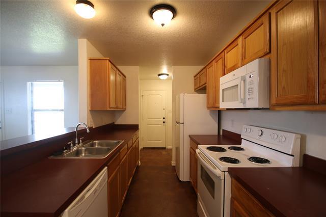 Foto del edificio - 8109 Doreen Ave