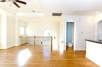 Building Photo - 308 Grove St