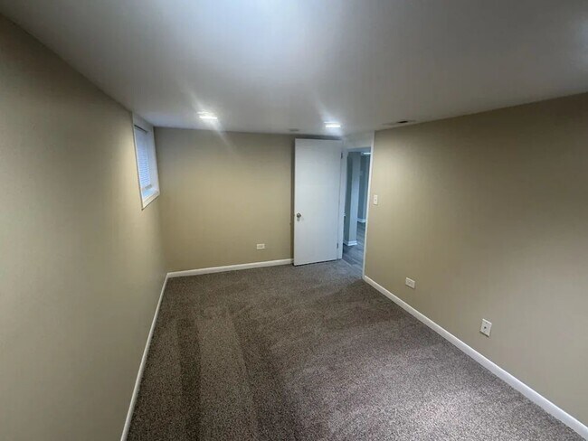 Foto del edificio - 6258 N Maplewood Ave