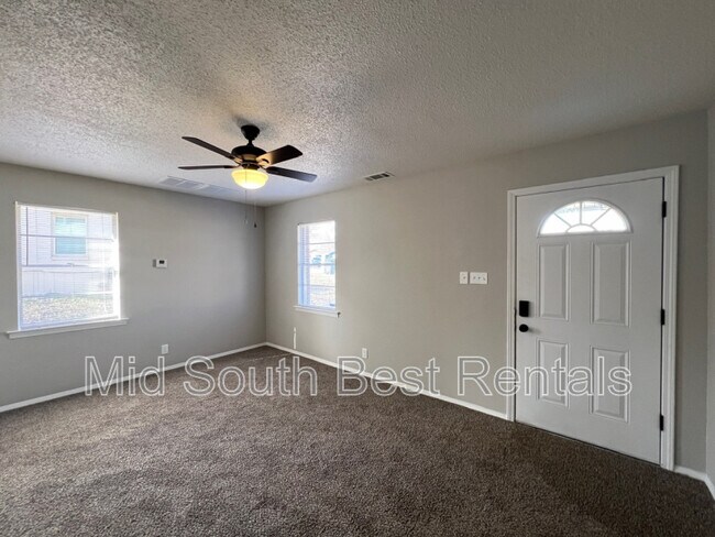 Building Photo - 4342 Falcon Dr