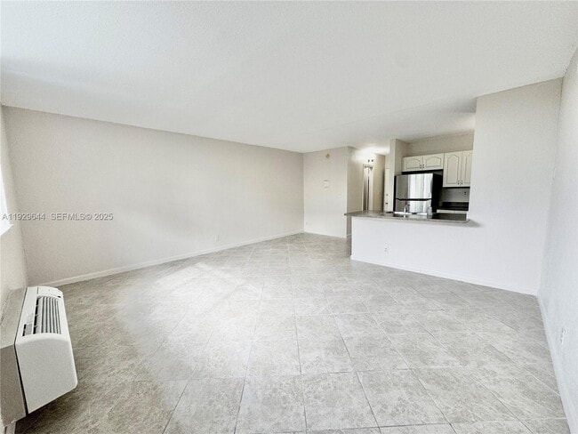 Building Photo - 2401 Riverside Dr