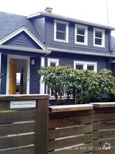 Building Photo - 4322 SW Hamilton Terrace