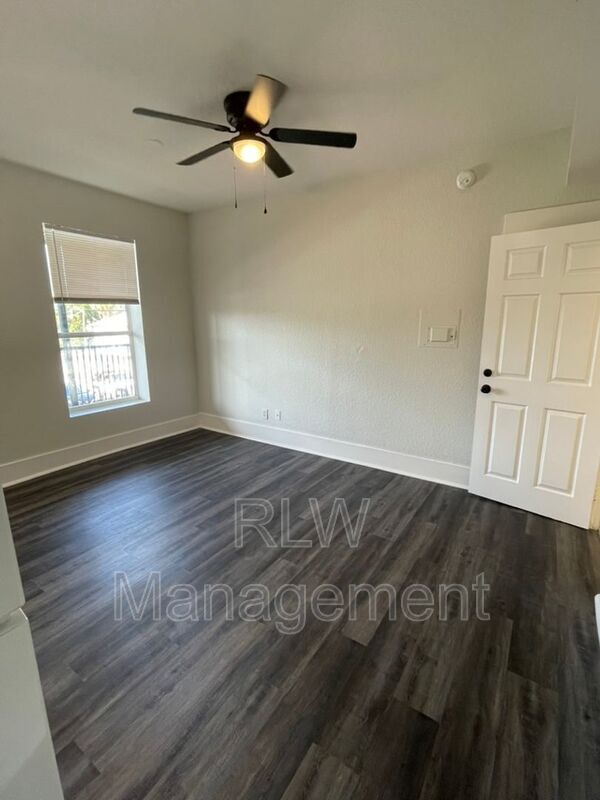 Foto del edificio - 11 N Central Ave