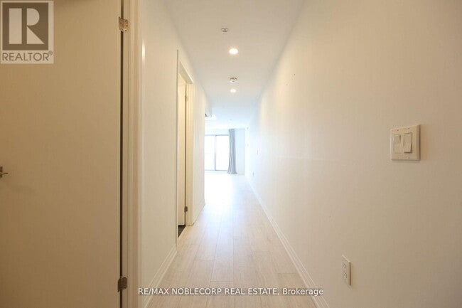 Building Photo - 408 Browns Line