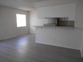 Building Photo - 473 Rexford Dr