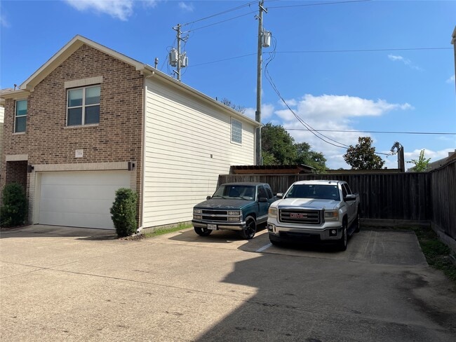 Building Photo - 3704 Main Aspen Dr