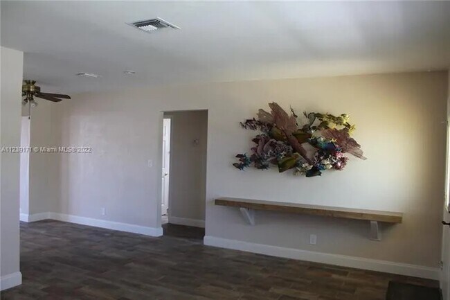 Foto del edificio - 2240 NE 37th St